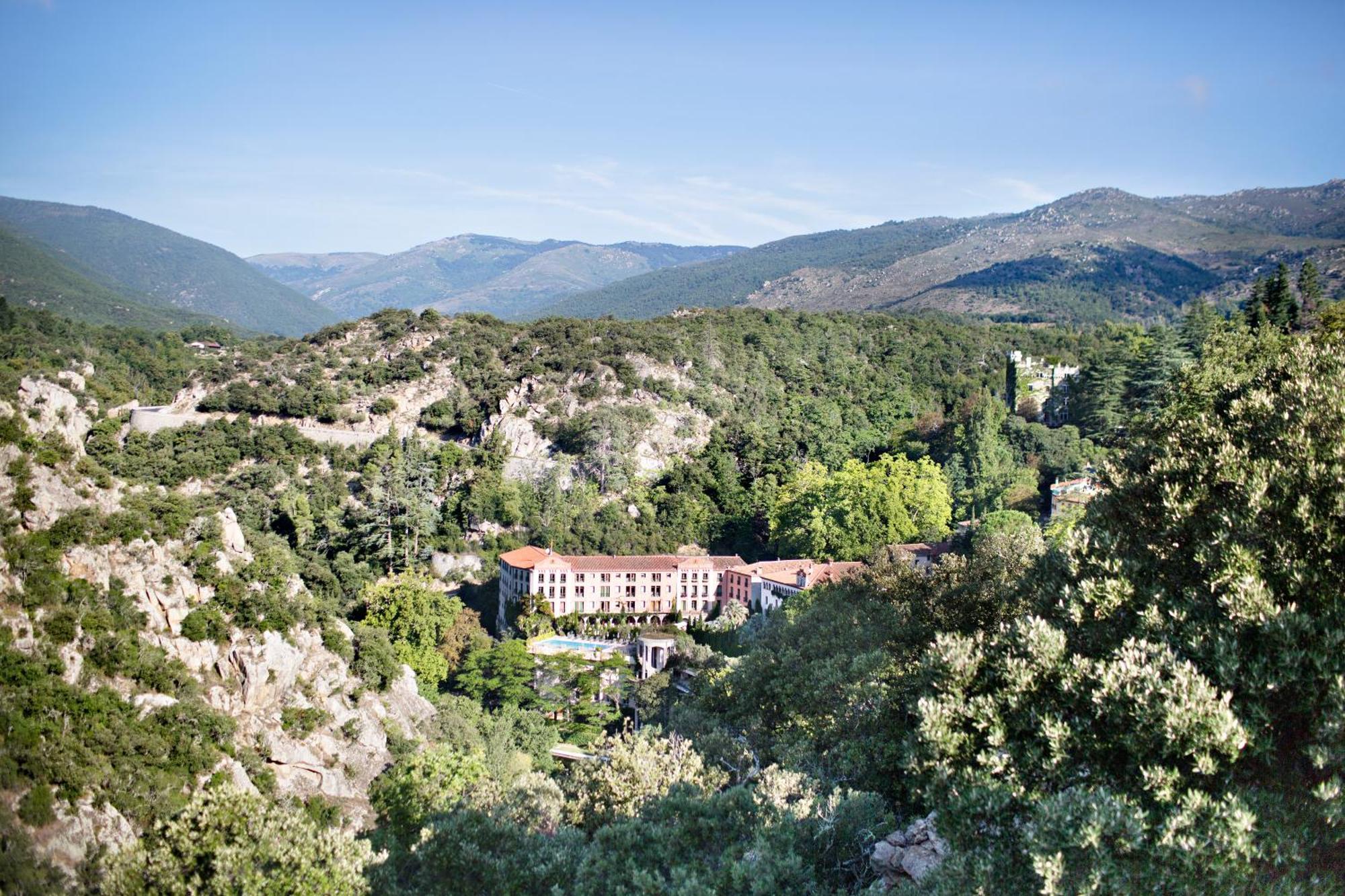 Le Grand Hotel Moltig les Bains Екстериор снимка
