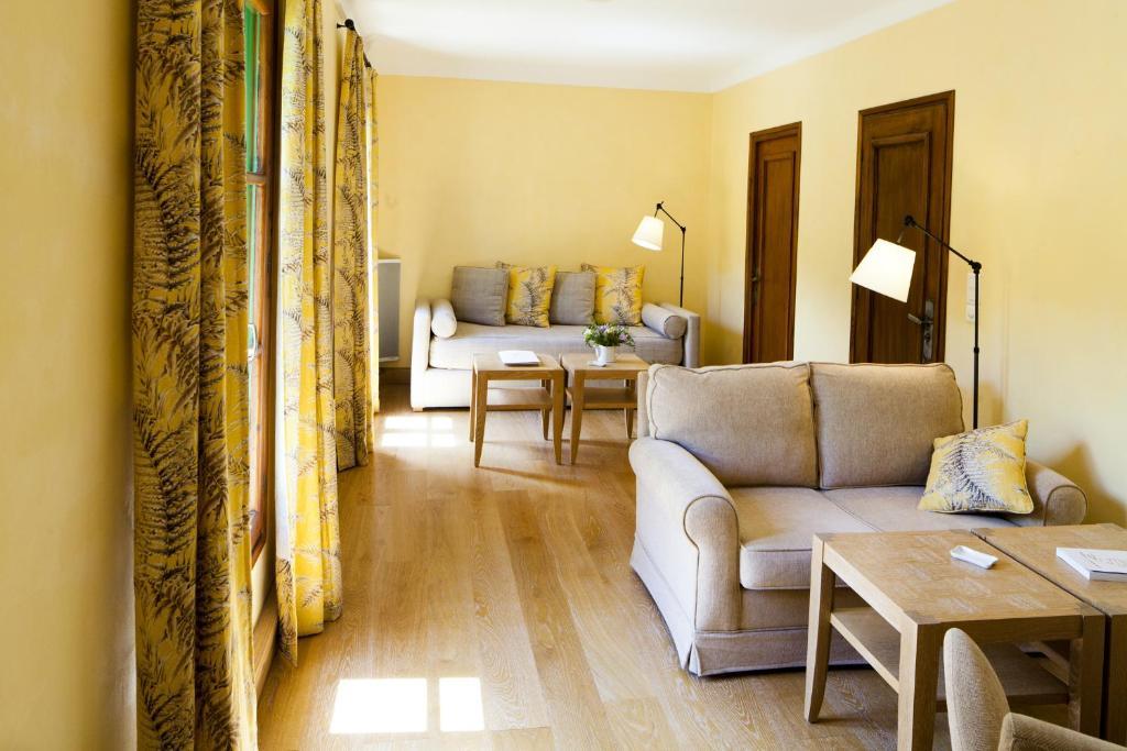 Le Grand Hotel Moltig les Bains Стая снимка