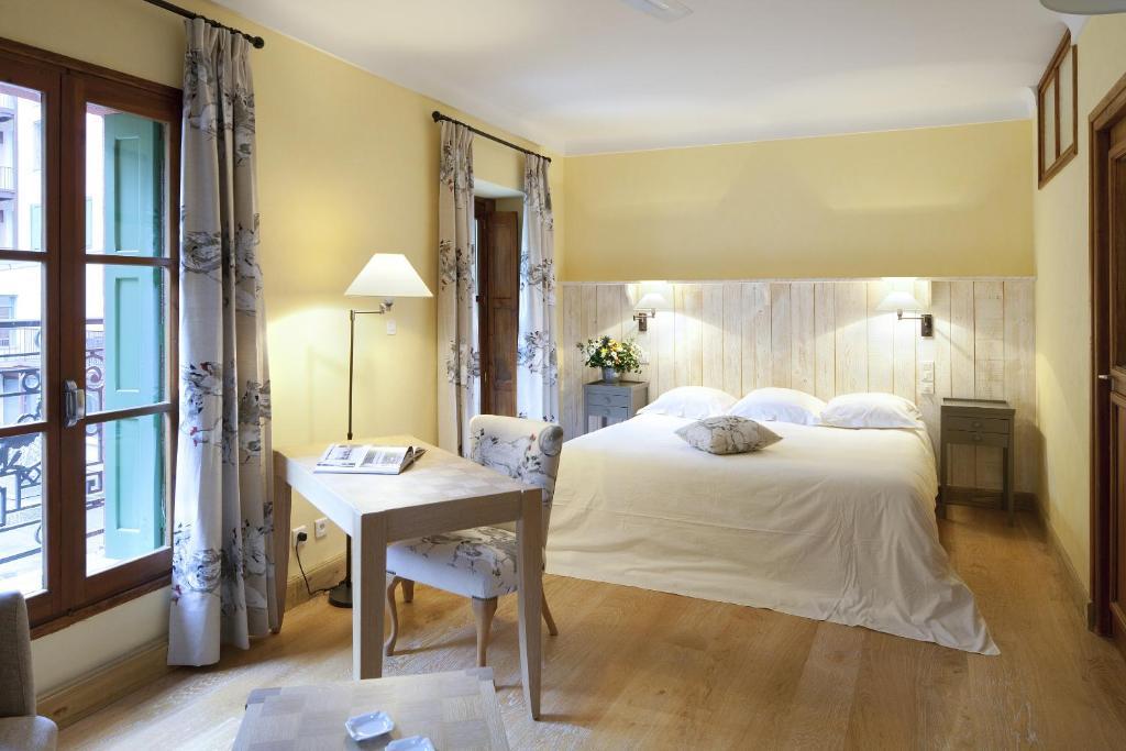 Le Grand Hotel Moltig les Bains Стая снимка