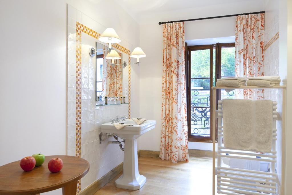 Le Grand Hotel Moltig les Bains Стая снимка