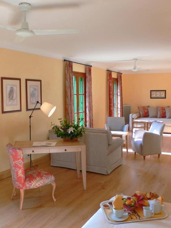 Le Grand Hotel Moltig les Bains Стая снимка